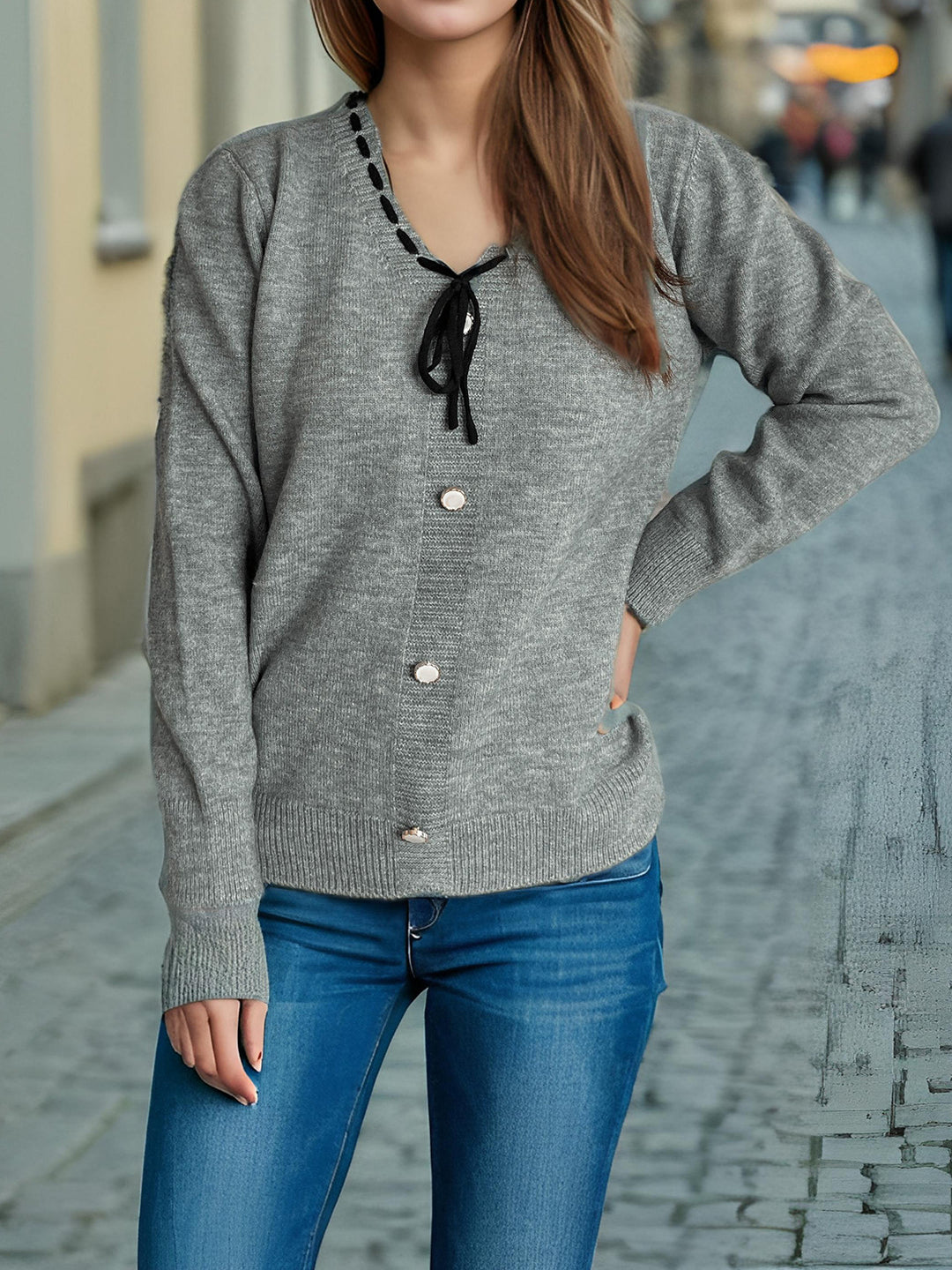 Damen Strickjacke mit dekorativen Knöpfen und Kordelzug Drune