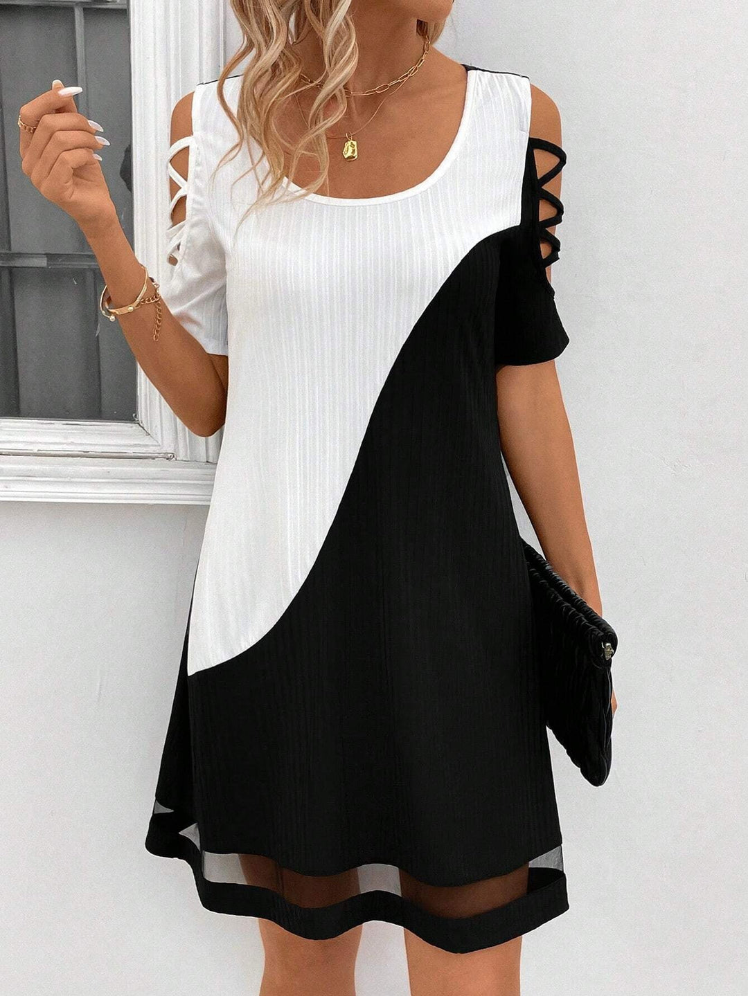 Damen modisches Freizeitkleid mit Cut-Out Ärmeln und asymmetrischem Design Drune