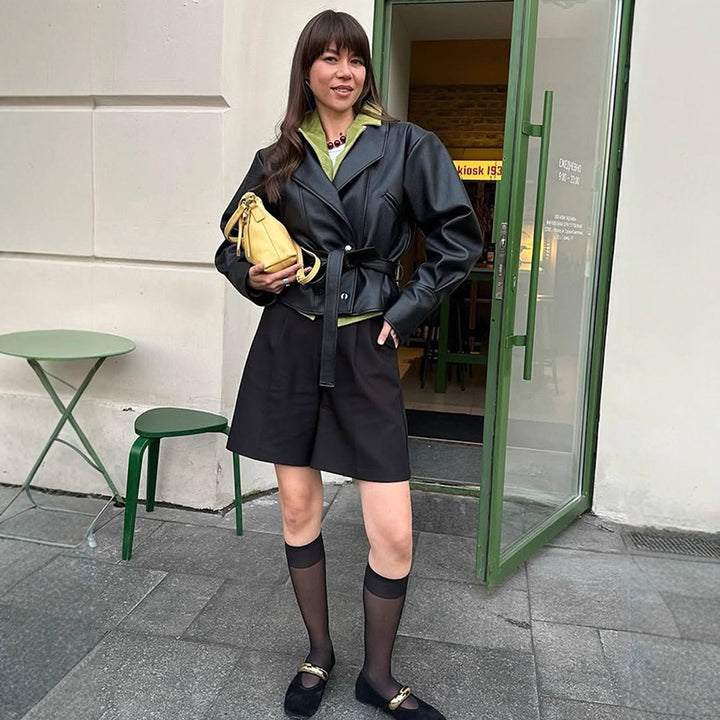 Damen modische Kunstlederjacke mit Gürtel und steigendem Kragen Drune