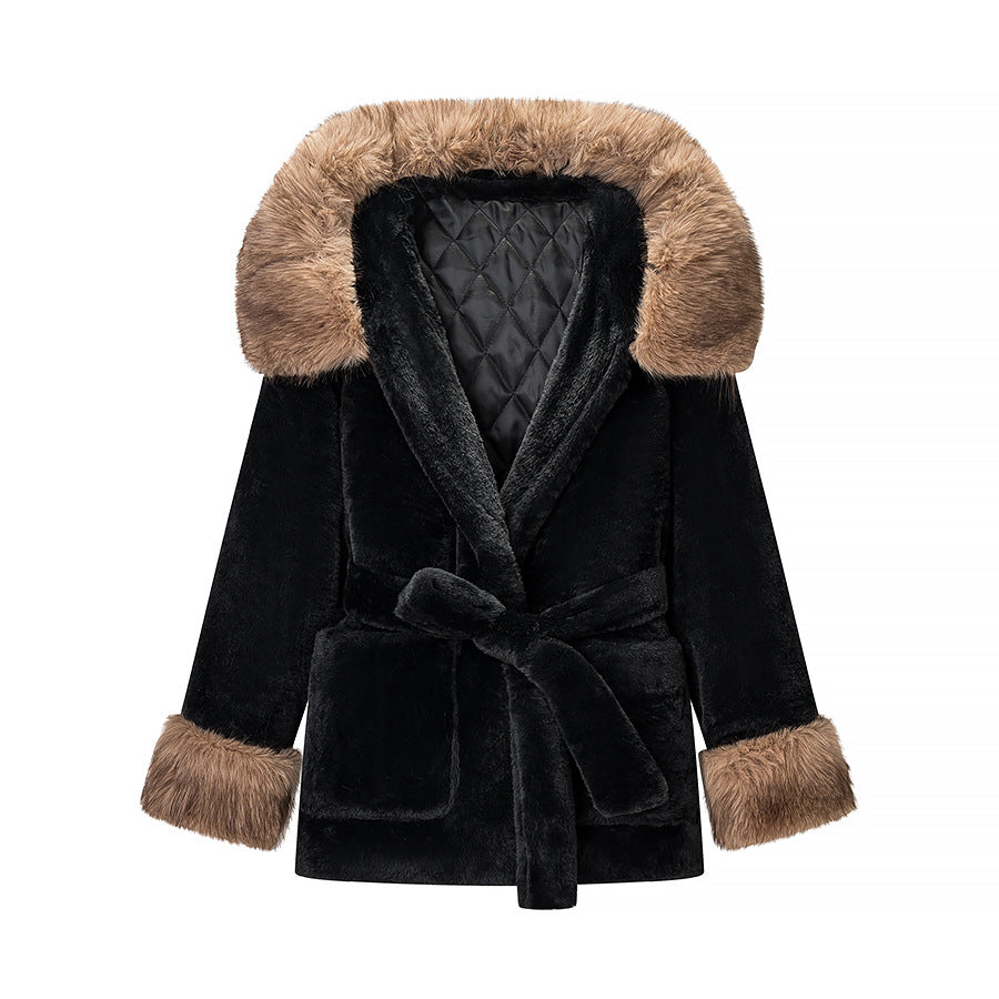 Damen Kurzer Teddy-Kunstpelz-Mantel mit Kapuze, Steppfutter und Bindegürtel Drune