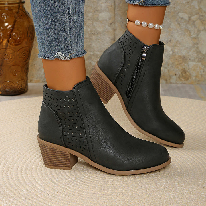 Damen nan knöchelhohe Stiefelette mit Laser-Cut-Perforation, seitlichem Reißverschluss und mittelhohem Blockabsatz Drune