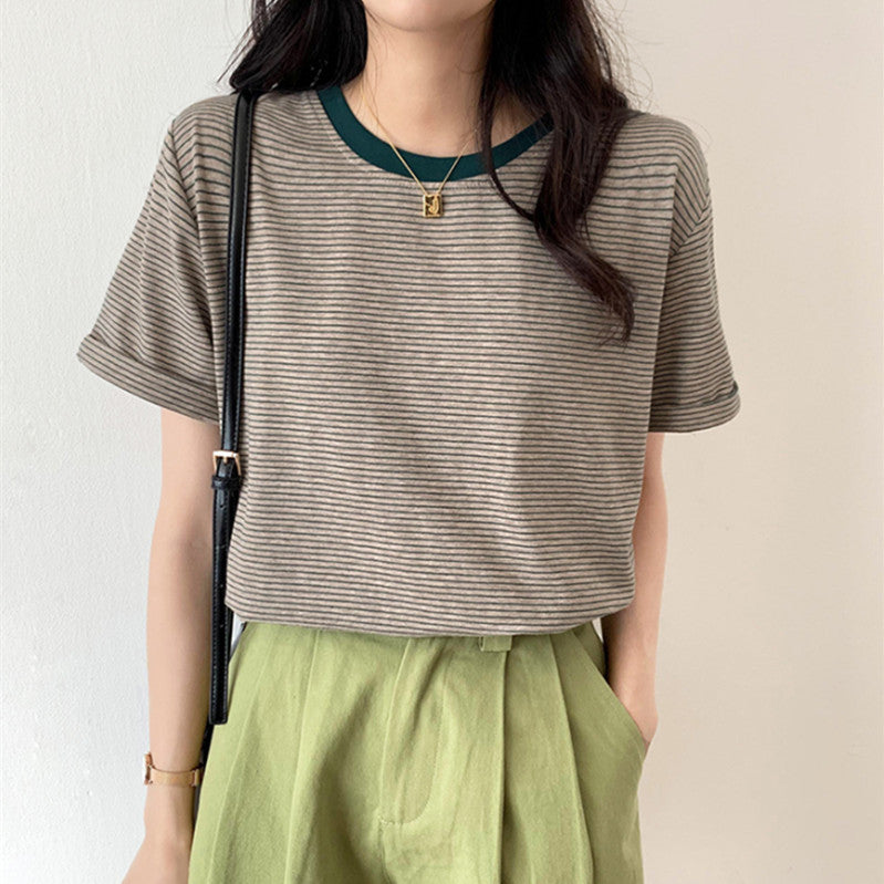 Damen gestreiftes T-Shirt mit kontrastierendem Rundhalsausschnitt und bequemem Schnitt