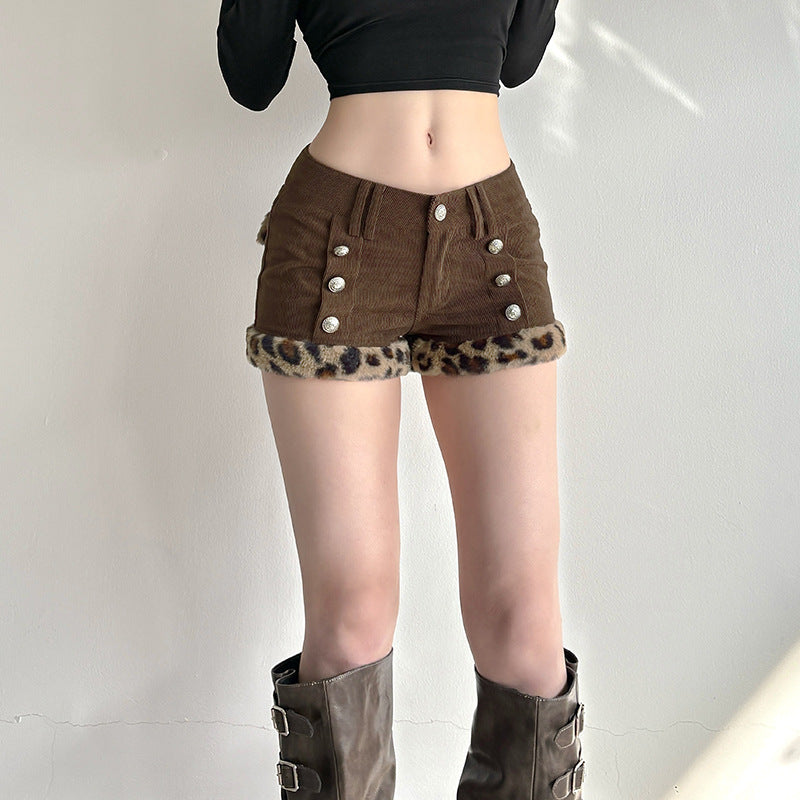 Damen modische Shorts aus Cord mit Kragenfransen und dekorativen Knöpfen Drune
