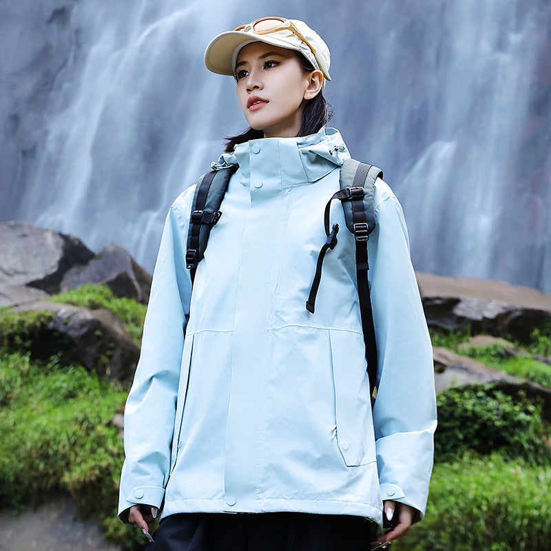 Damen technische Mehrlagen-Hardshell-Regenjacke mit verstellbarer Kapuze, Brustriemen und wasserabweisenden Reißverschlüssen Drune