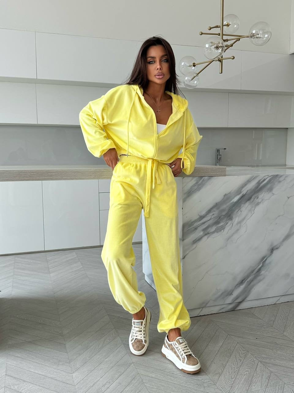 Damen gemütliches Fleece-Loungewear-Set mit praktischer Kapuze und elastischem Bund