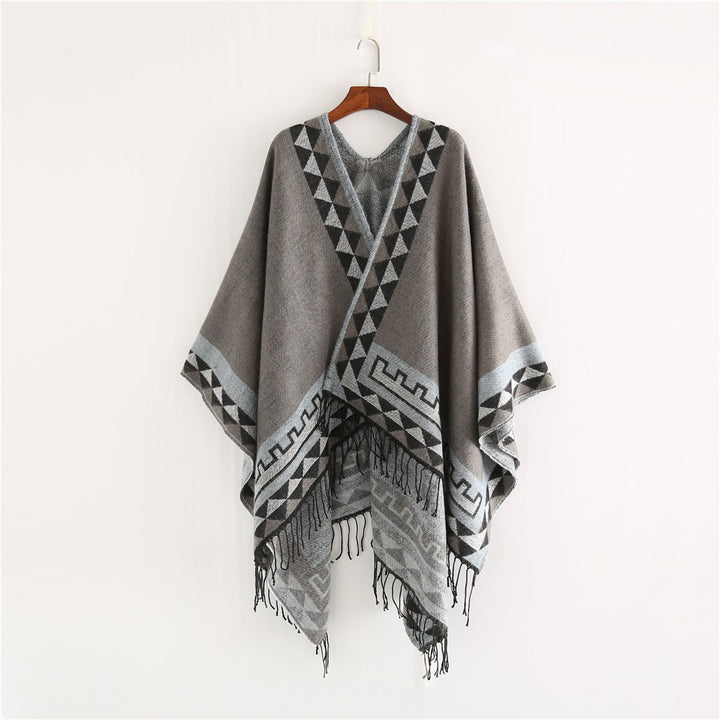 Damen Weichfallender Capeponcho mit Dreieck-Jacquard, Kontrastbordüre und Fransensaum Drune