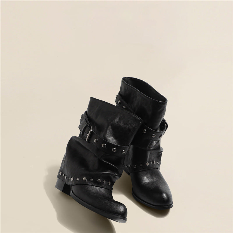 Damen Biker-inspirierte Slouch-Stiefelette mit Nietenriemen und Dornschließen-Detail Drune