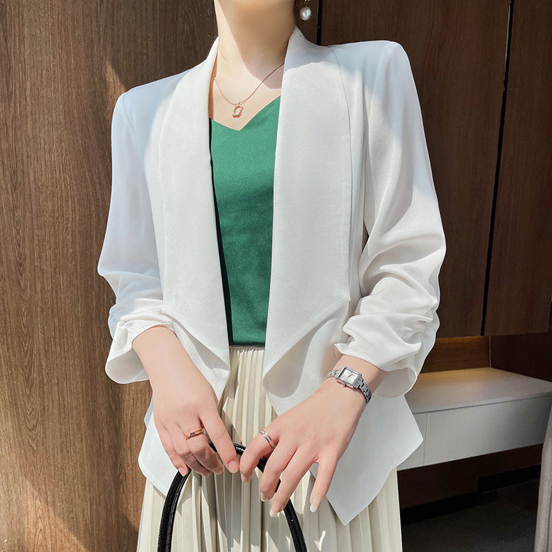 Damen Schalkragen-Blazer mit Satinbesatz, offener Front und legerer Kurzform Drune