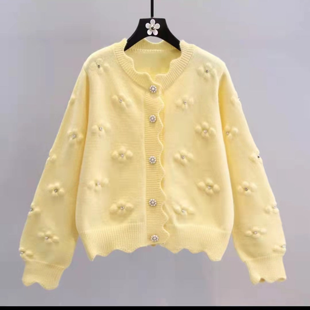 Damen Lockere Strickjacke mit floralen Applikationen und Perlenknöpfen Drune
