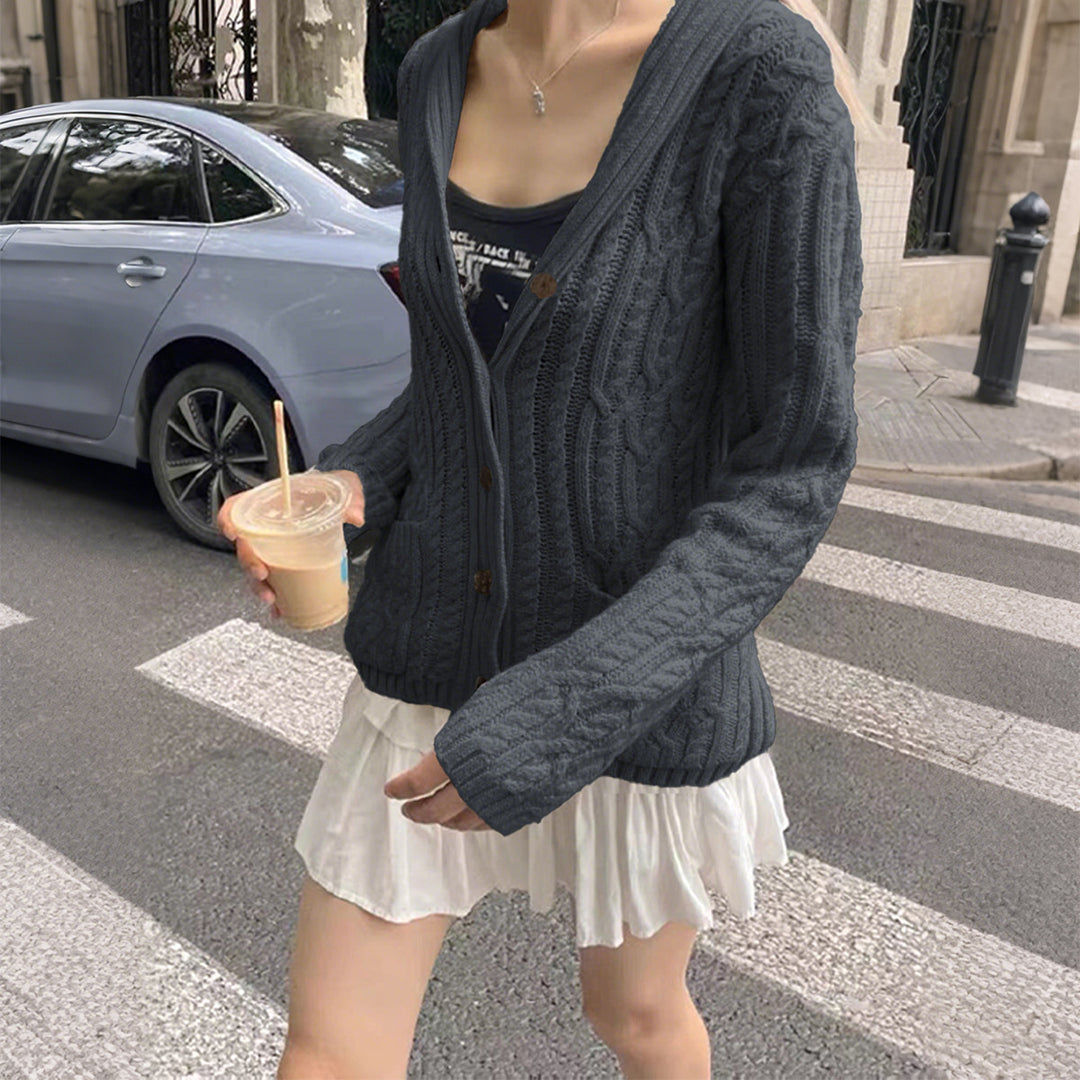 Damen nan Kapuzen-Strickcardigan mit Zopfmuster, Schalkragen und Holzknöpfen Drune