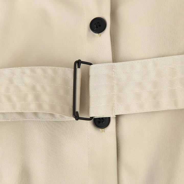 Damen nan langer taillierter Trenchcoat mit Taillengürtel Schulterklappen und durchgehender Knopfleiste Drune