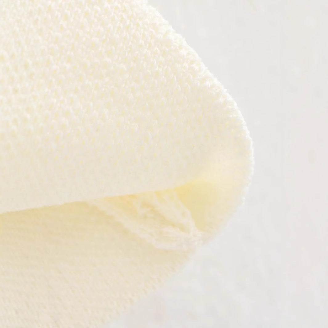 Damen nan taillierte Strickweste mit V-Ausschnitt und dekorativer Metallknopfleiste Drune