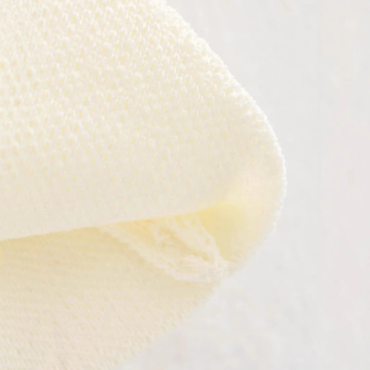 Damen nan taillierte Strickweste mit V-Ausschnitt und dekorativer Metallknopfleiste Drune