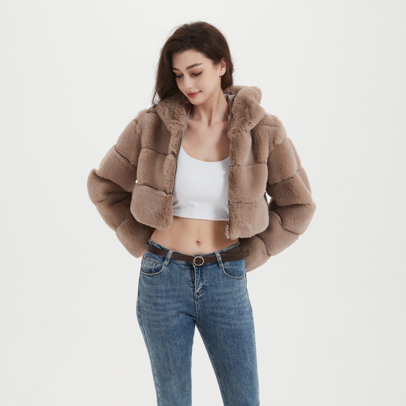 Damen Cropped Kunstpelzjacke mit horizontaler Panelstruktur und Reißverschluss Drune