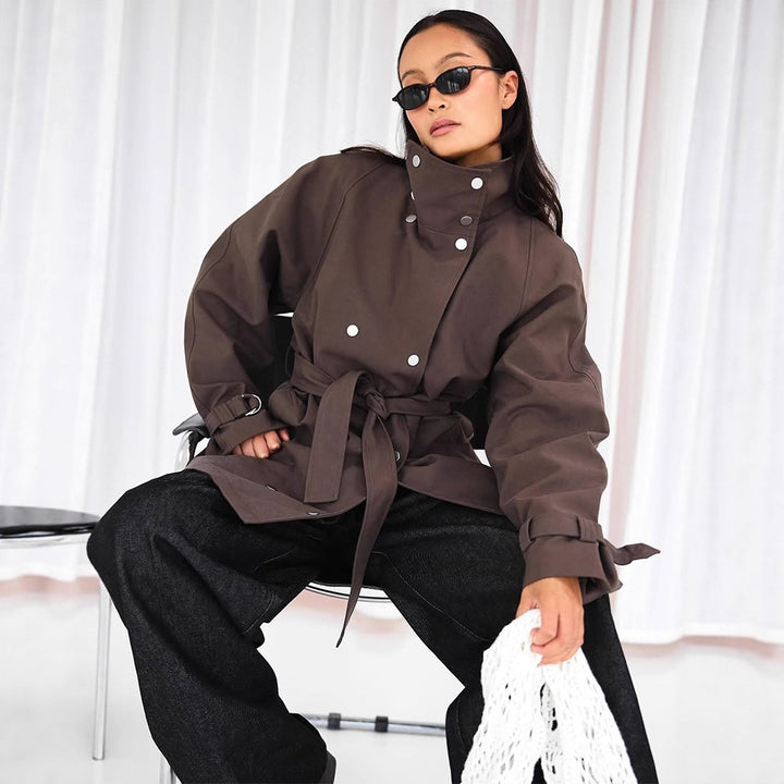 Damen modische Utility-Jacke mit hohem Kragen und praktischen Taschen Drune