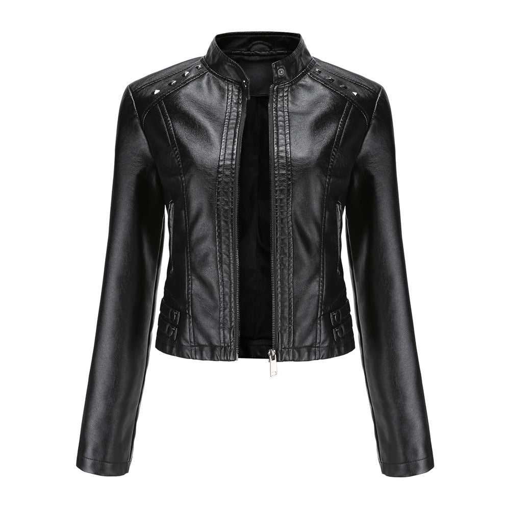 Damen nan kurze taillierte Kunstlederjacke mit Nietenbesatz und Stehkragen Drune