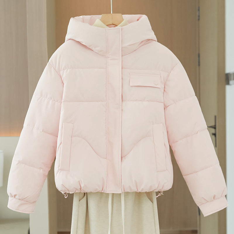 Damen nan kurzes wattiertes Kapuzenblouson mit verdeckter Frontblende, Brustpattentasche und verstellbarem Kordelsaum Drune