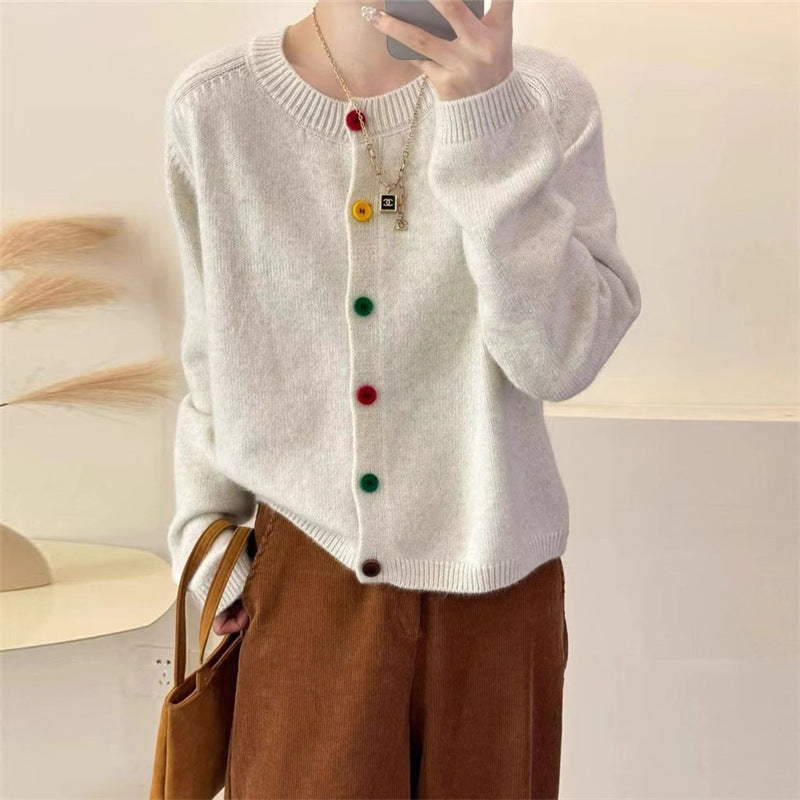 Damen kuschelige Strickjacke mit bunten Knopfdetails und modernem Schnitt Drune