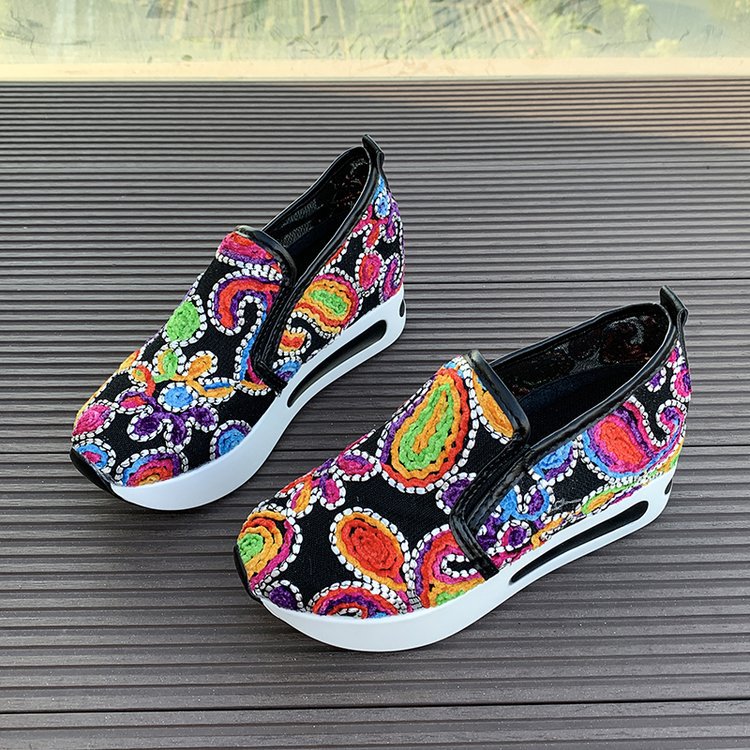 Damen Slip-On Keil-Sneaker mit besticktem Canvas-Obermaterial und luftgepolsterter Plateau-Sohle Drune
