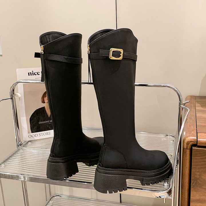 Damen Kniehohe Plateaustiefel mit grober Profilsohle und Ziergürtel Drune