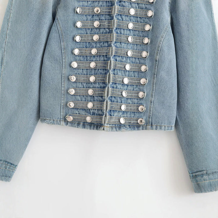 Damen Kurze Jeansjacke mit militärischer Paspelierung und dekorativen Metallknöpfen Drune