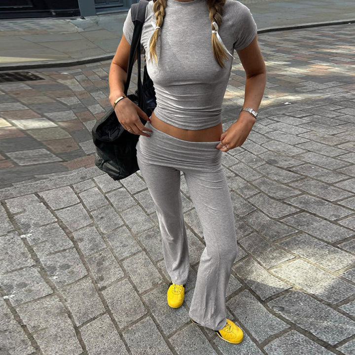Damen Sportliches Set mit cropped Oberteil und ausgestellten Hosen Drune