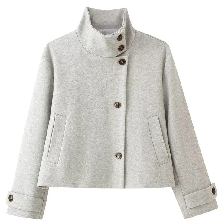 Damen Kurzjacke im Boxy‑Cut mit hohem Stehkragen und Hornknöpfen Drune