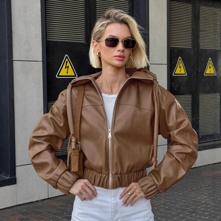Damen cropped Kunstlederjacke mit kontrastierenden Details und elastischem Bund Drune