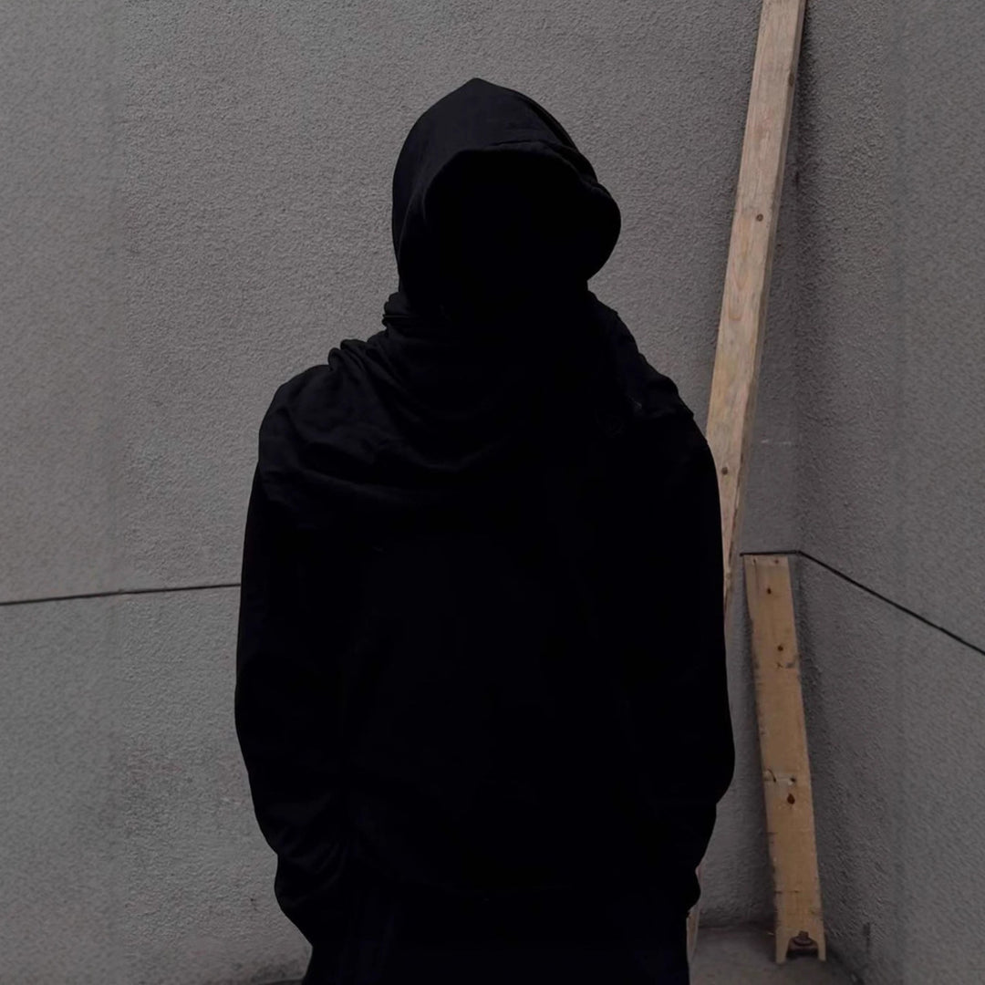 Unisex nan Kapuzenpullover im Gebrauchsspurenstil mit angeschlossenem Schlauchschal und ausgefransten Öffnungen Drune