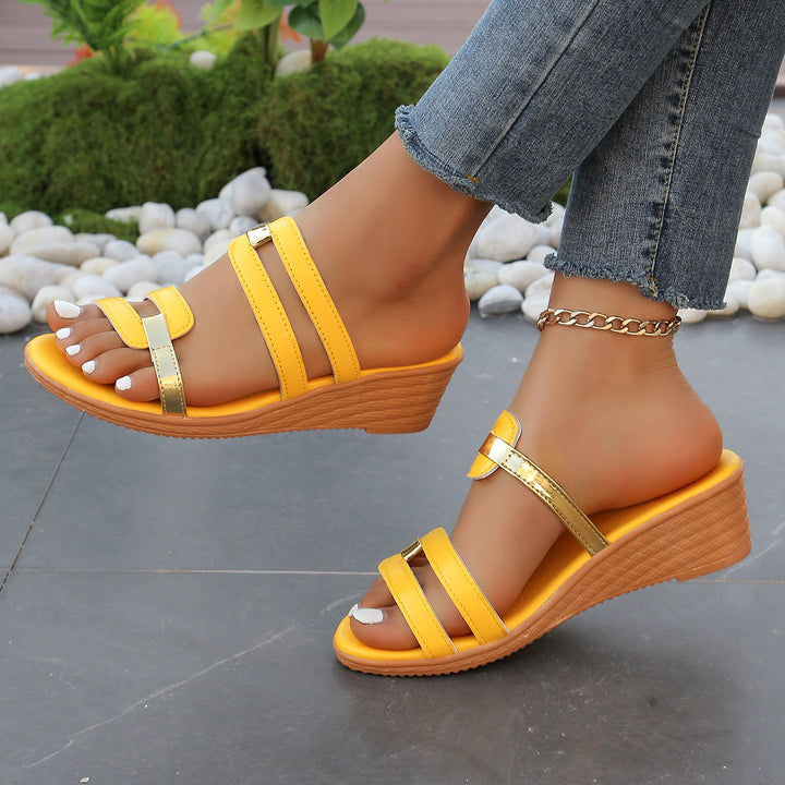 Damen nan Keilabsatzsandalen mit verstellbaren Riemen und Metallapplikationen Drune