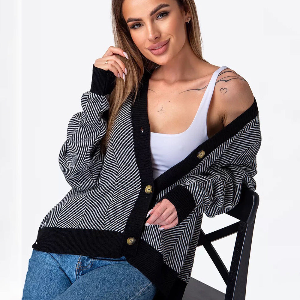 Damen gemütliche Strickjacke mit eleganten Zopfstrickdetails und Knopfverschlüssen Drune