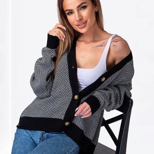 Damen gemütliche Strickjacke mit eleganten Zopfstrickdetails und Knopfverschlüssen Drune