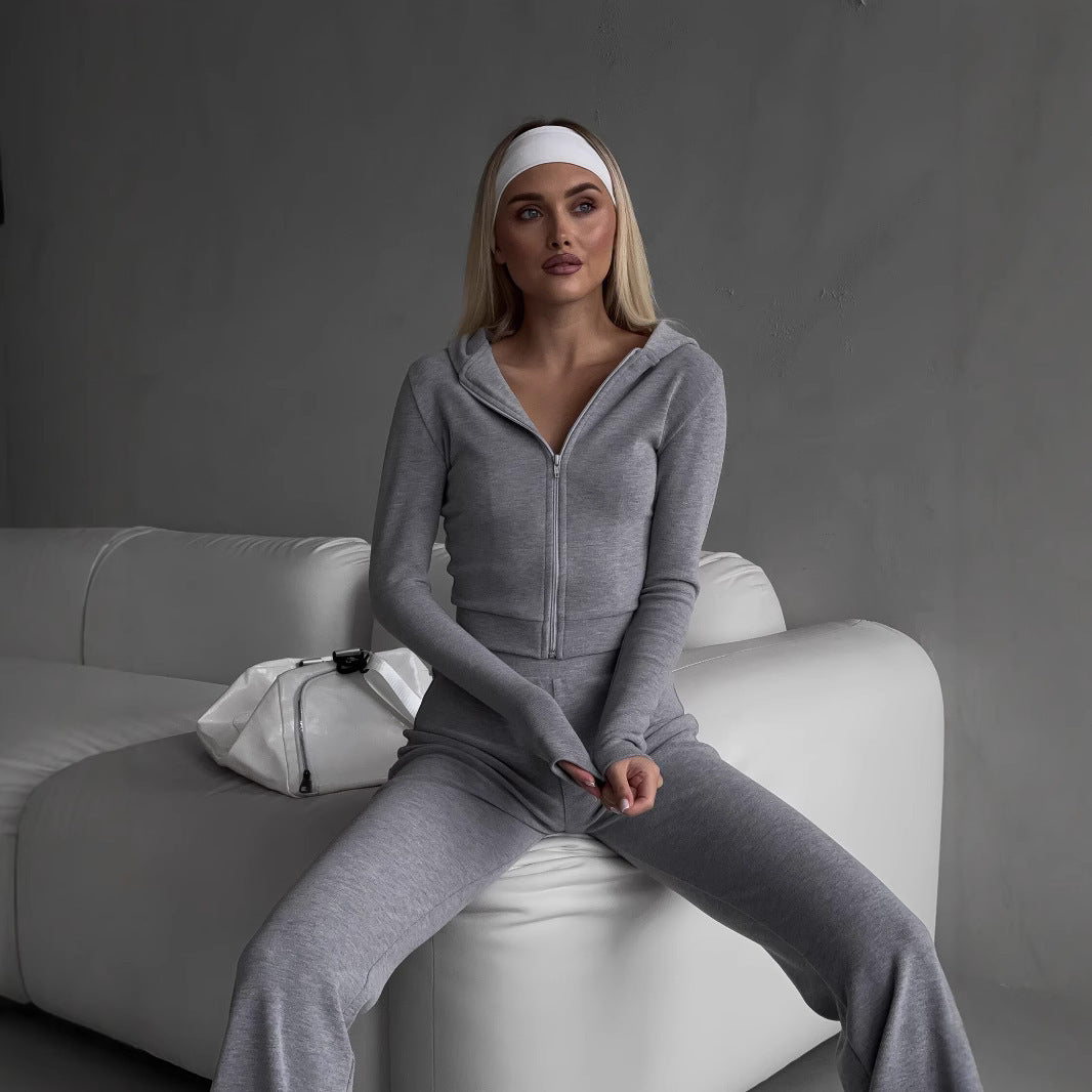 Damen athletisches Ensemble mit enganliegendem Hoodie und bequemen Jogginghose Drune