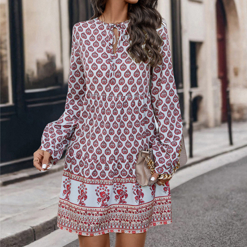 Damen Boho-inspiriertes Minikleid mit floralem Muster und Rüschendetails Drune