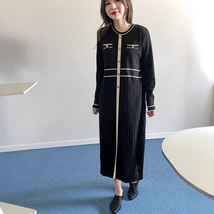 Damen Elegantes Longstrickkleid mit Kontrastpaspel, dekorativer Knopfleiste und plissiertem Rock Drune