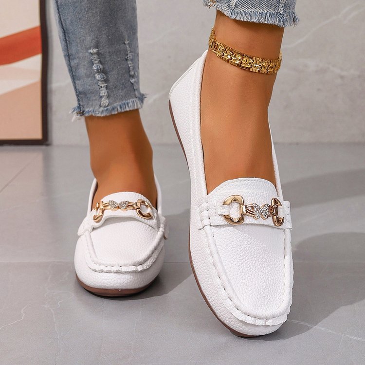 Damen elegante Mokassin-Slipper mit Zierkettchen und gepolstertem Komfortfußbett Drune