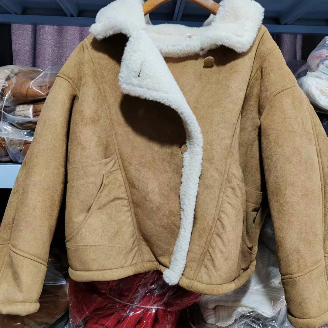 Damen Kurzgeschnittene Fliegerjacke aus Veloursimitat mit Teddyfutter und großem Revers Drune