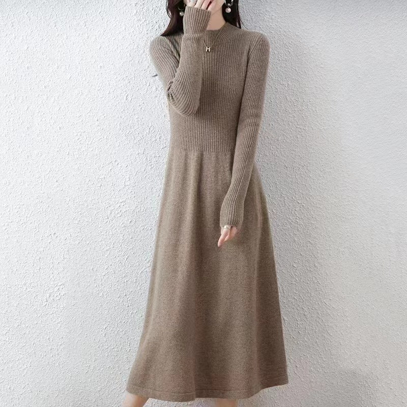 Damen Strickkleid mit elegantem Rollkragen und weit schwingendem Rock Drune