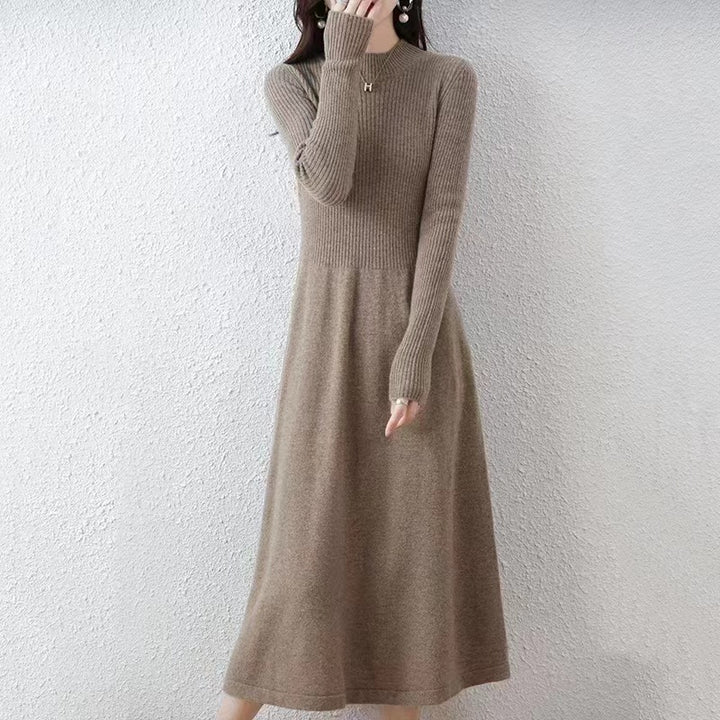 Damen Strickkleid mit elegantem Rollkragen und weit schwingendem Rock Drune