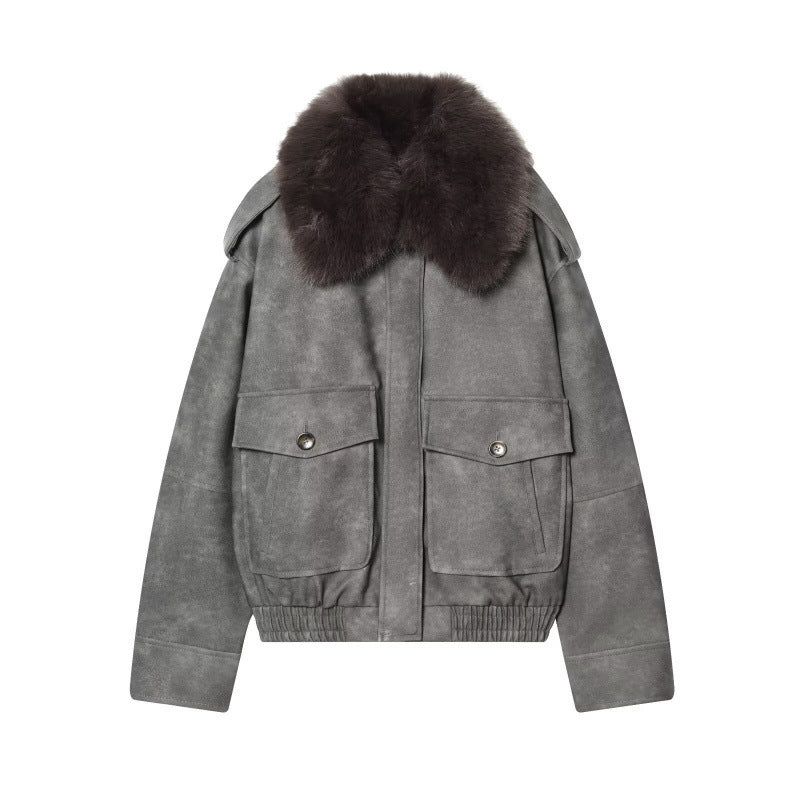 Damen Kurze Bomberjacke im Veloursleder‑Look mit voluminösem Fellkragen, Pattentaschen und elastischem Saum Drune