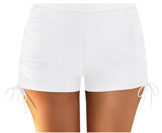 Damen Figurschmeichelnde Badeshorts mit Raffung und Seitenschnürung Drune