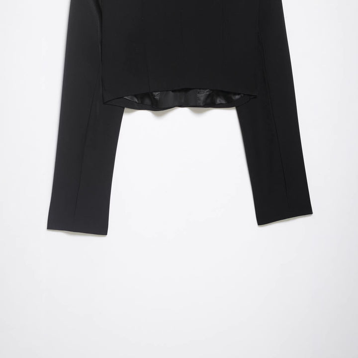 Damen Cropped Smokingsakko im Tuxedo‑Stil mit spitzem Satinrevers Drune