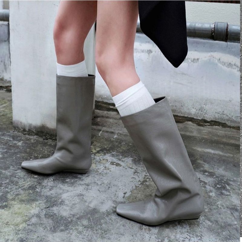 Damen kniehohe Slouch‑Lederstiefel mit quadratischer Zehenform und flachem Absatz Drune
