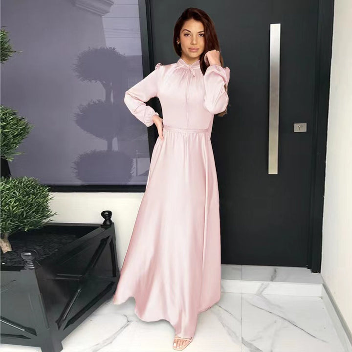Damen Maxikleid aus fließendem Satin mit Stehkragen und Bindegürtel Drune