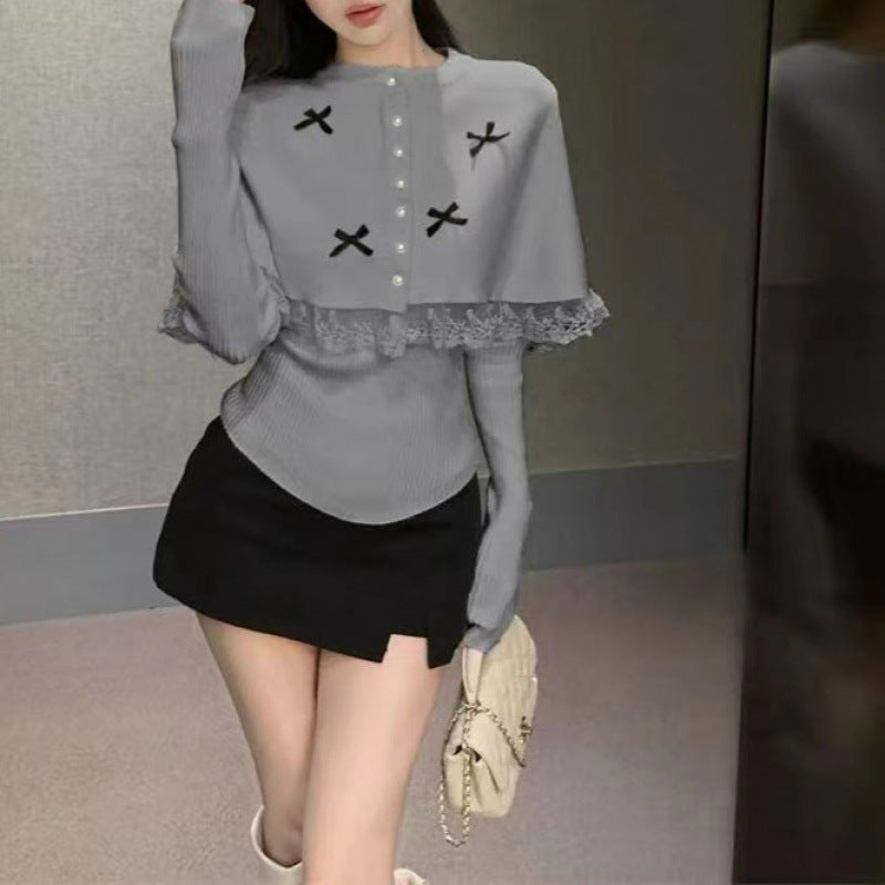 Damen Elegante Strickbluse mit Spitzenbesatz und dekorativen Knöpfen Drune