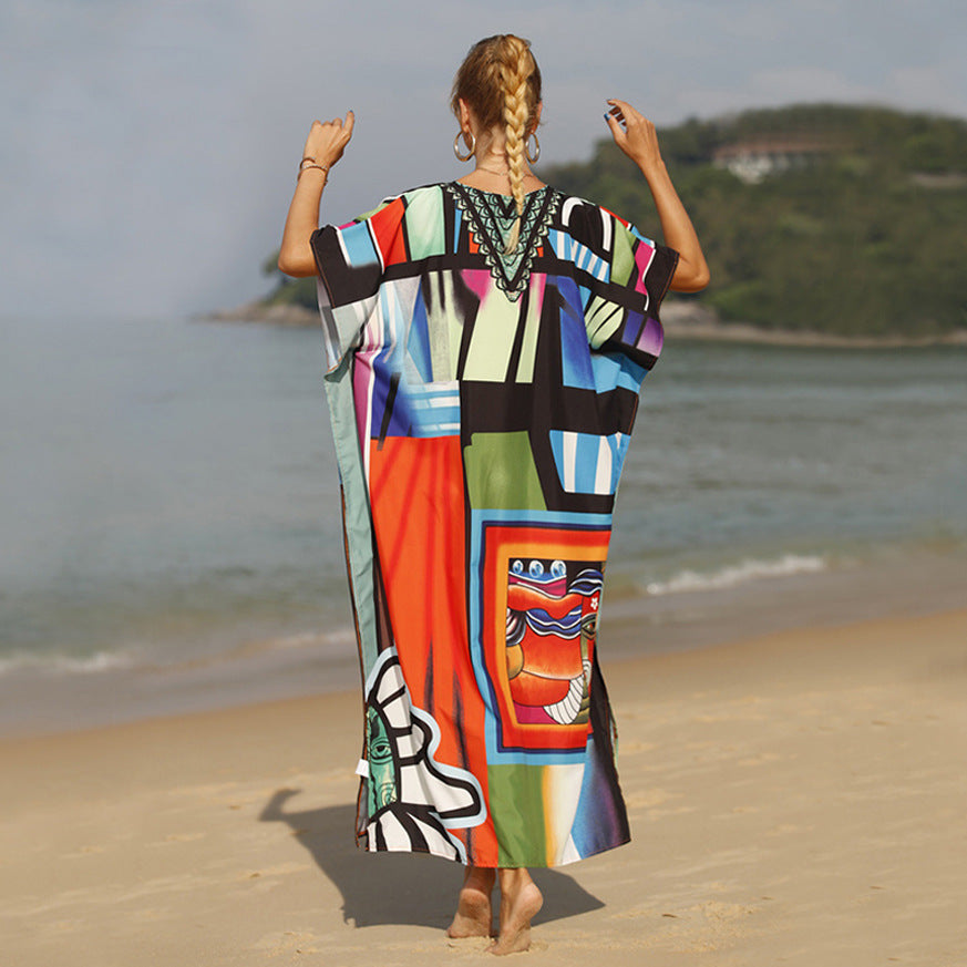Damen Strandkaftan mit buntem grafischem Design und eleganten Akzenten Drune
