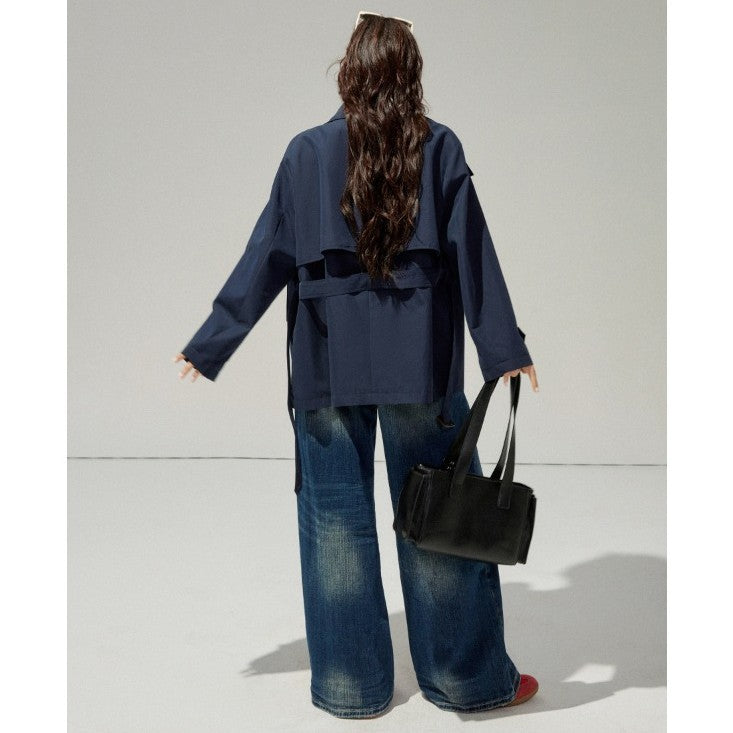 Damen Kurztrenchcoat mit taillierendem Gürtel und doppeltreiher Knopfleiste Drune