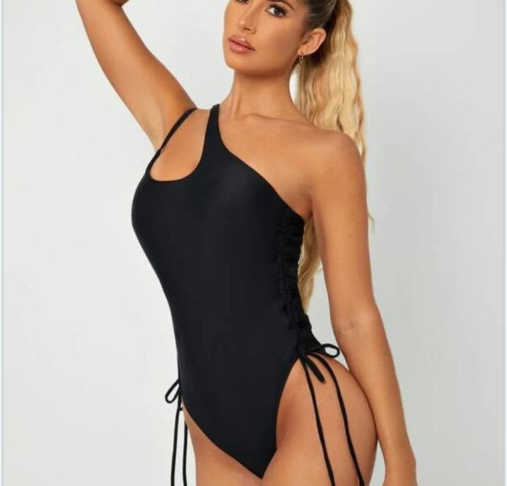 Damen Einseitiger Badeanzug mit stylishem Cut-Out und verstellbaren Schnürdetails Drune