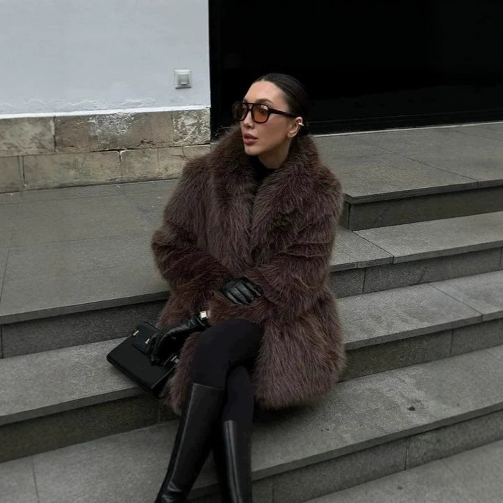 Damen Kurzmantel aus langfaserigem Shaggy-Faux-Fur mit extravoluminösem Schalkragen Drune