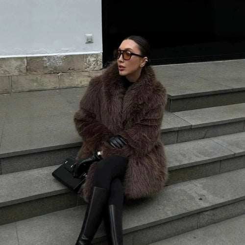 Damen Kurzmantel aus langfaserigem Shaggy-Faux-Fur mit extravoluminösem Schalkragen Drune